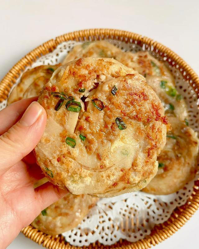 不发面揉面就可以做焦香的肉饼，小白也轻松上手，根本没有难度