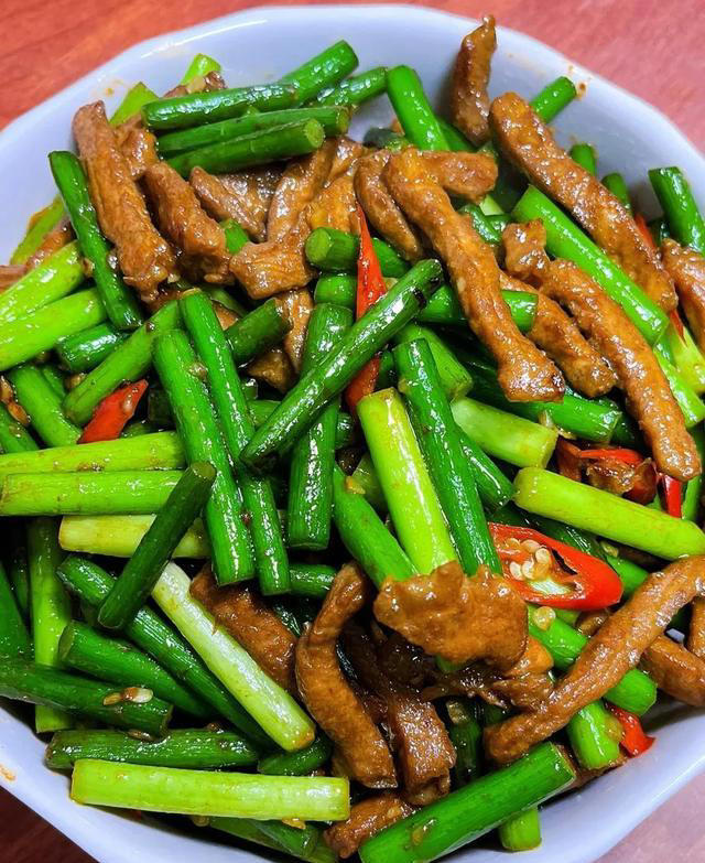朋友聚会没头绪？6款经典香辣小炒，好吃又热闹，倍儿有面