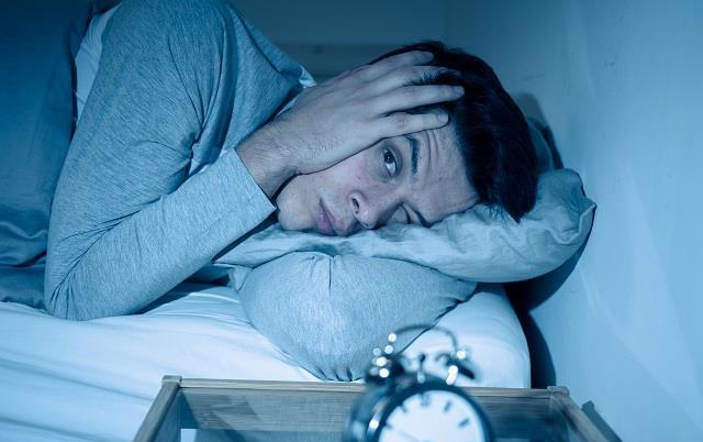 抑郁症的三个阶段表现，最好尽早提防一下，让生活多点阳光