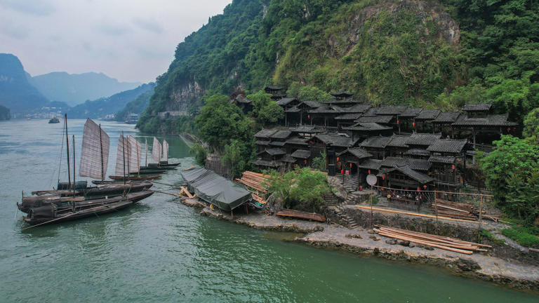 湖北必去十大景点排行榜，这才是湖北最值得去的10个景点，收好去玩！