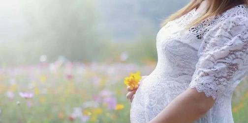 女性怀孕是显怀好还是不显怀好？为什么？