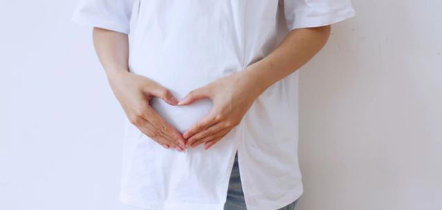 怀孕以后，孕妇出现“凹肚脐”或“凸肚脐”，究竟有何不同？