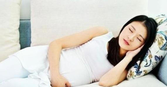 孕妇睡觉频繁出现以下症状，别大意，是在暗示胎儿不舒服
