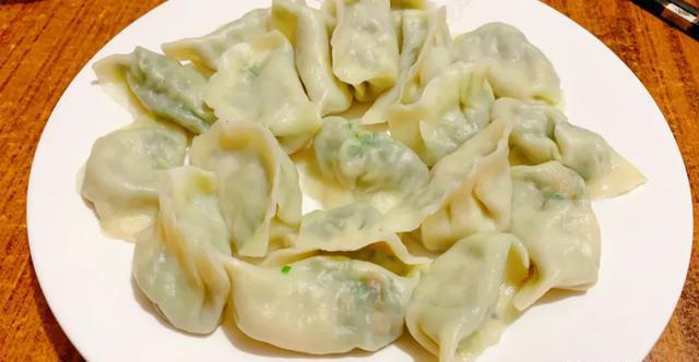 包韭菜馅饺子，记住“2不放”，很多人忽略了，难怪不如饺子店香