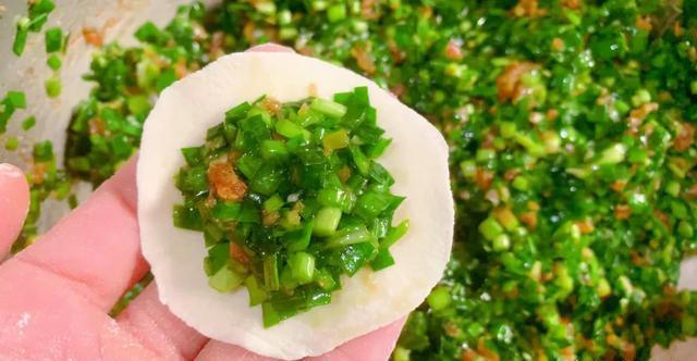 包韭菜馅饺子，记住“2不放”，很多人忽略了，难怪不如饺子店香
