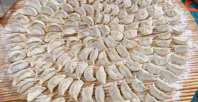 包韭菜馅饺子，记住“2不放”，很多人忽略了，难怪不如饺子店香