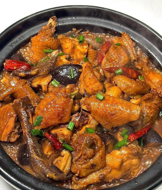 家庭版炖鸡3步骤，教你在家也能吃到味美色香的鸡肉，有手就会