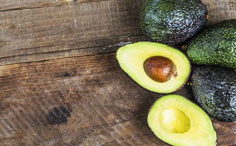 吃沙拉还越吃越胖 可能是沙拉酱没选对