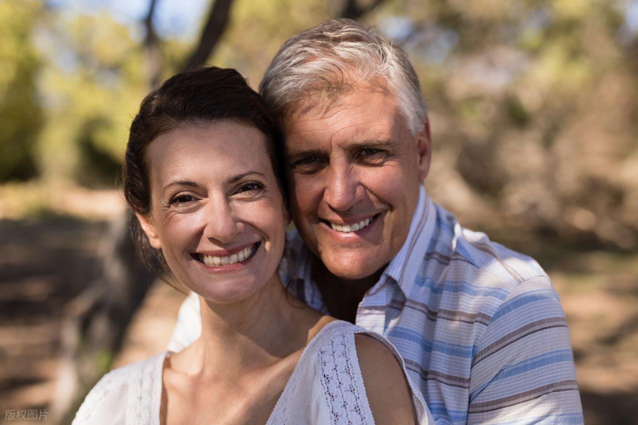 老年人夫妻生活，可以到多大岁数？一周几次为好？正确说法来了