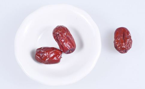 吃红枣的注意事项 吃红枣有什么禁忌 哪些人不能吃红枣