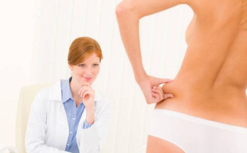 吸脂后皮肤不平整 可能是没穿塑形衣