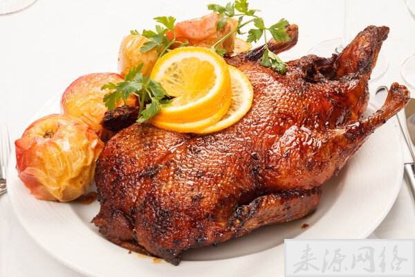 大口吃肉轻松减肥，生酮饮食减肥真的可行吗？