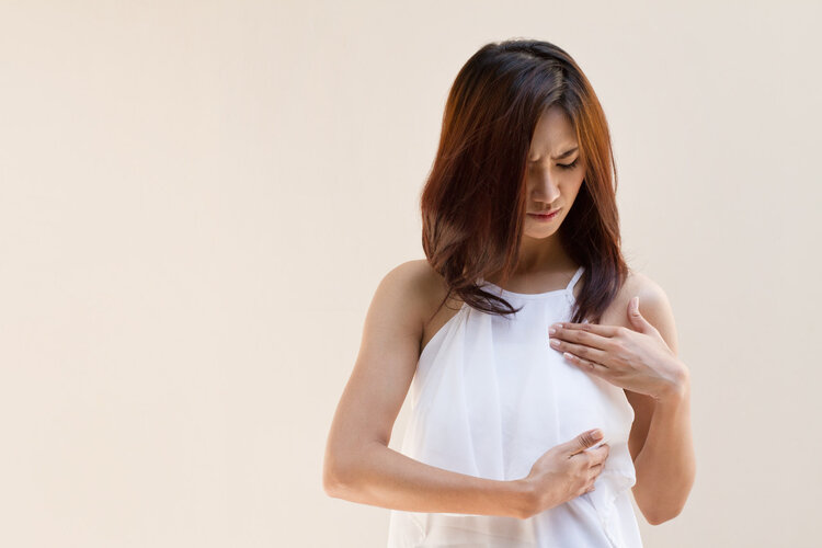 乳腺癌发作前，身体会出现这6个警报，越早发现越好