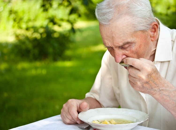 过午不食可改善血糖，以后可以不用吃晚饭了吗？