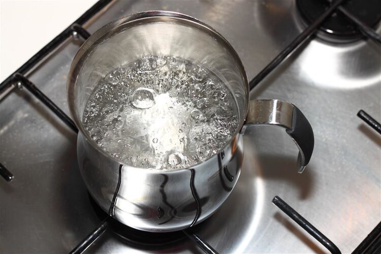 生水含氯，用来煮饭不但有毒还致癌？