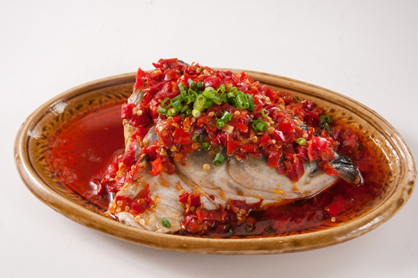 剁椒鱼头是哪里的菜系，营养特点与食用宜忌