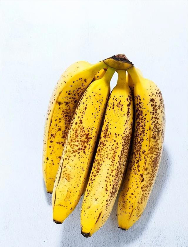 别再忽视香蕉上的小黑点！它们意味着什么？