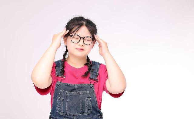 学医后才知道，脑梗最危险信号，不是手脚麻，而是频繁这6个症状