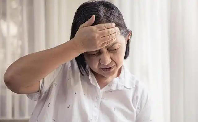 医生提醒：高血压没有这几个表现，该吃吃该喝喝，别自己吓自己