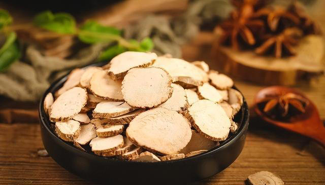 炖牛肉时，加入这3样东西，半个小时就炖熟，软烂入味更可口