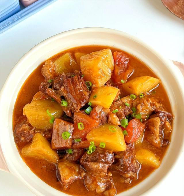 牛肉怎么炖好吃又软烂？分享四种家常做法，肉嫩鲜香还不腥