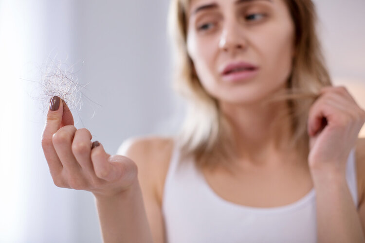 白头发越长越多？提醒：不一定是老了，或是缺乏3种营养素