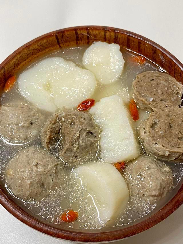 家常三味：从鲜美肉汤到爽口小炒的暖心食光