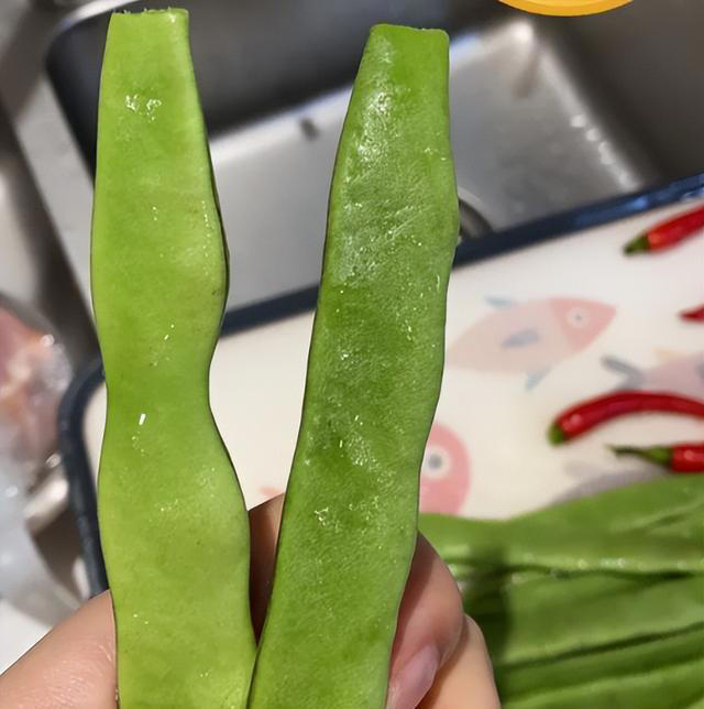 这4种蔬菜不焯水不能吃，家中有的，要么焯水要么扔！
