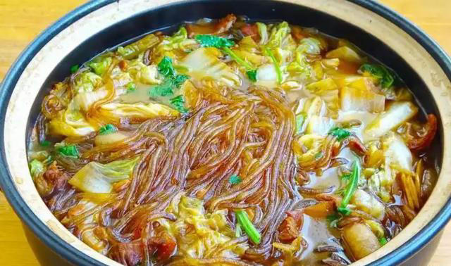 泡粉条，用冷水好还是热水好？教你一招，10分钟泡发，咋做都好吃