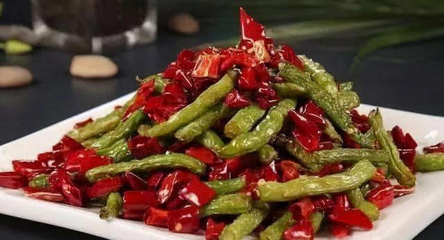 12款菜肴精选：梅干菜烧茄子、干煸豆角、鸭肉豆花面、辣炒花蛤