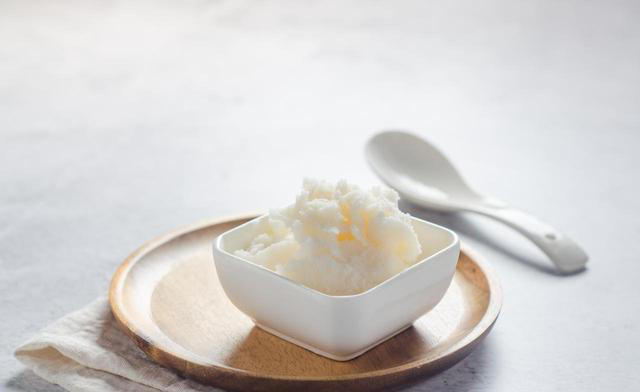 医生发现：这5种食物吃多了容易血管堵塞，老年人再爱吃也要注意